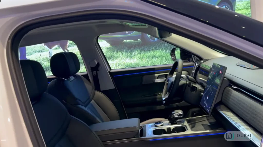 Jaecoo J7 cabin with touchscreen dashboard